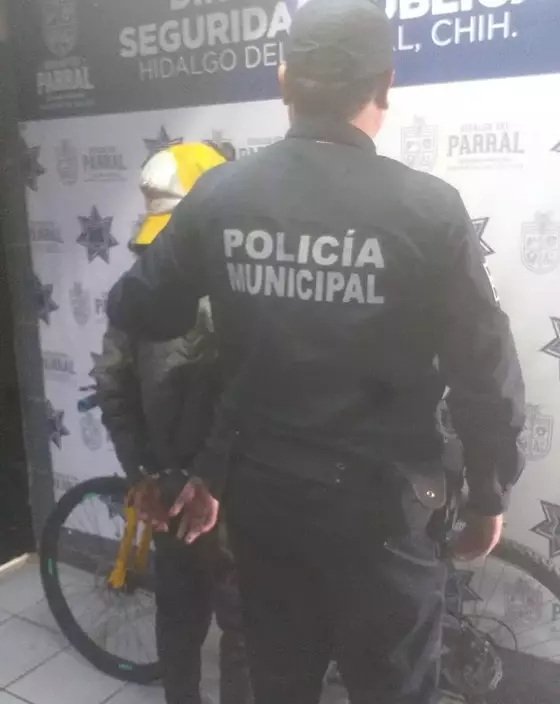 DETIENE LA POLICÍA MUNICIPAL AL CABE